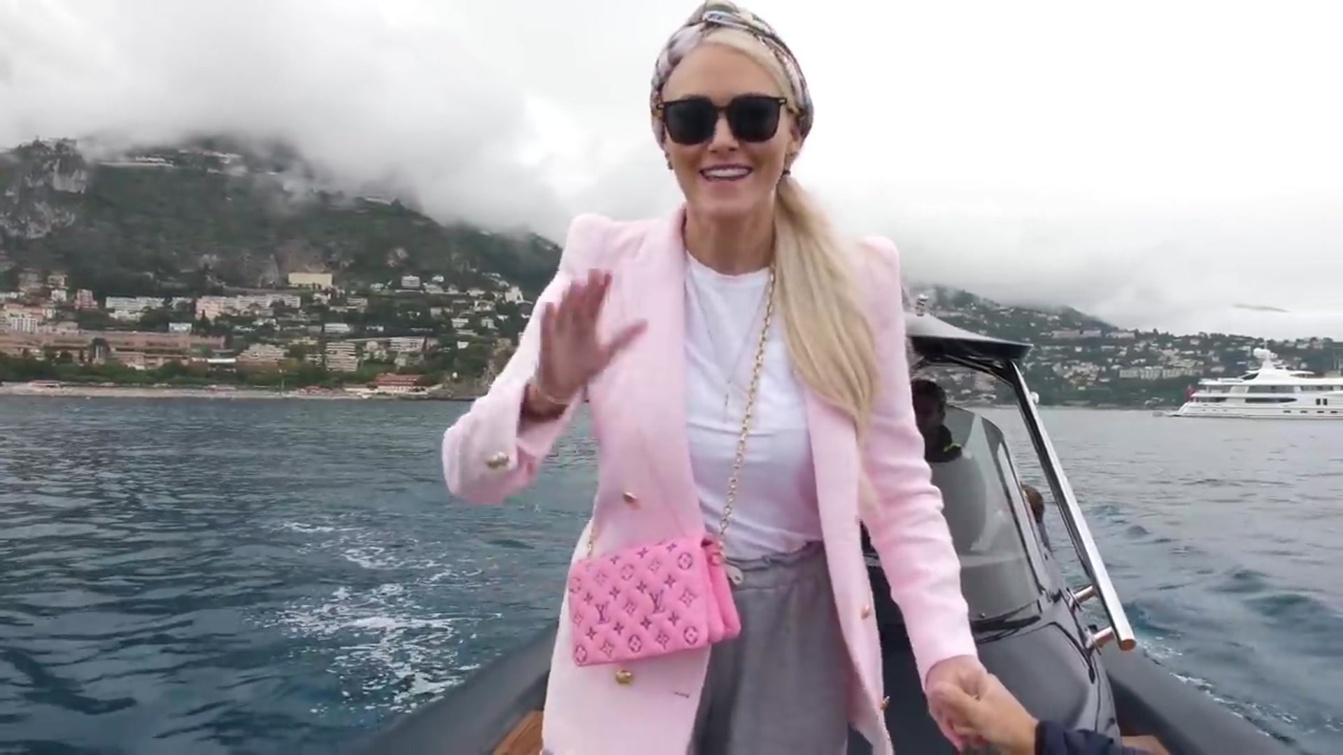 Video thumbnail for VISITING A _50 MILLION Mega Yacht _ LADY LI(720P_60FPS)