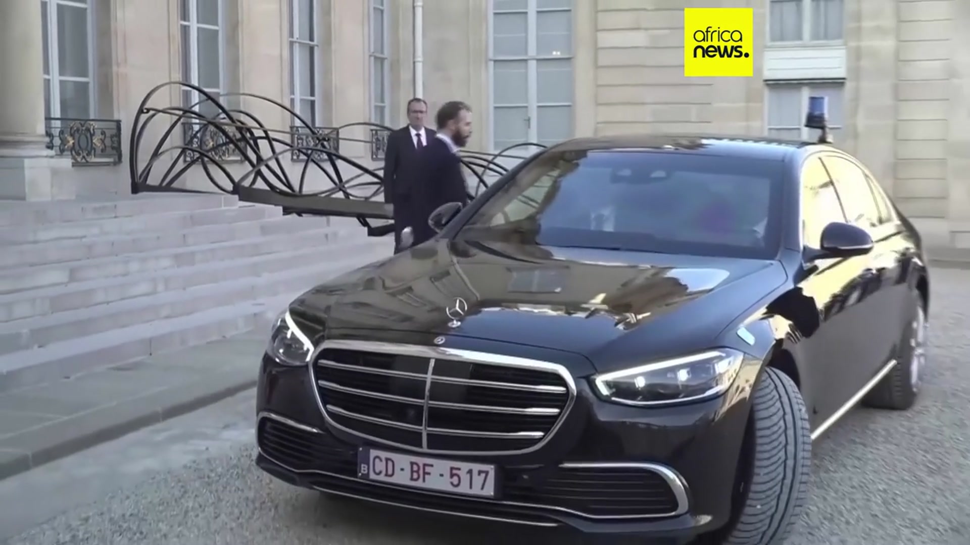 'Video thumbnail for Macron, EU chief Von der Leyen meet in Paris'