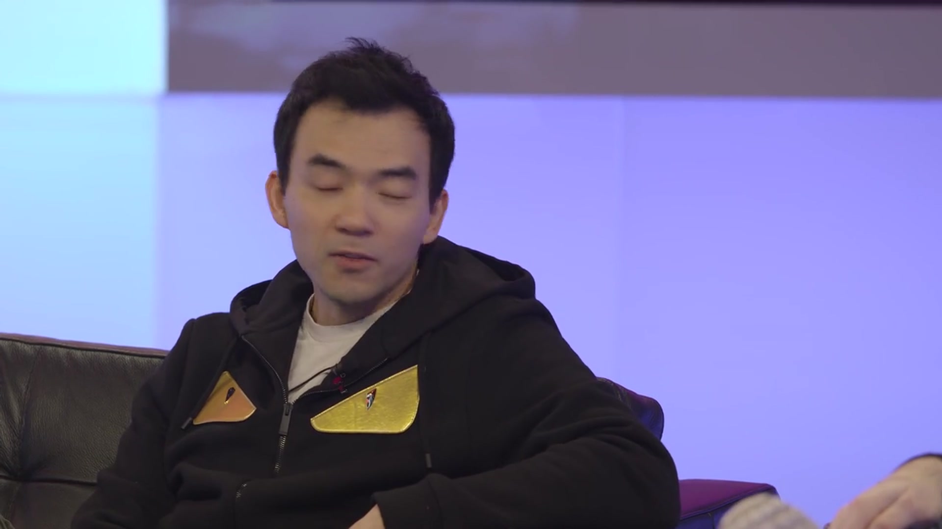 Video thumbnail for Behold The $2000 Samsung Galaxy Fold