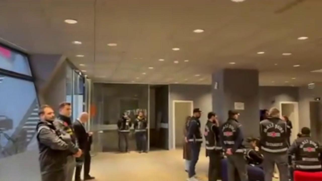 Video thumbnail for Turkish Police Raid Opposition TV Station.