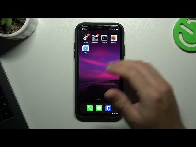 Video thumbnail for Discover the Dark Side: Learn How to Embrace Dark Mode on Safari!