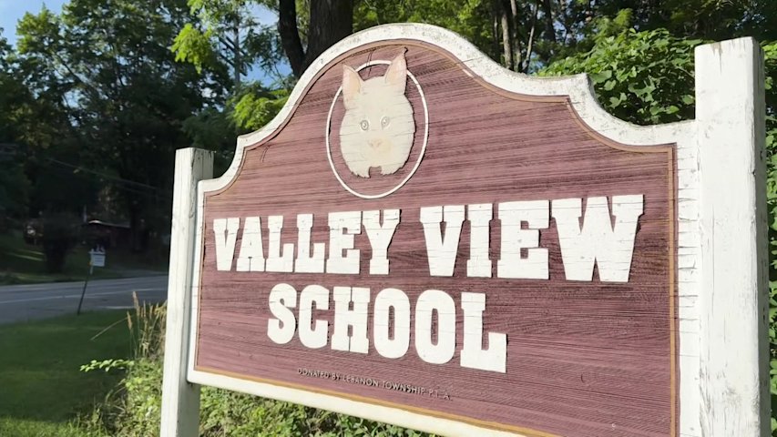 Video thumbnail for NJ school district plans 2-hour screen time ban for student tech