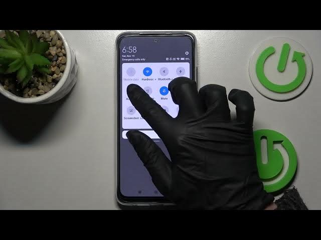 Video thumbnail for How to Turn On / Turn Off the Automatic Screen Brightness Option on the POCO M5S
