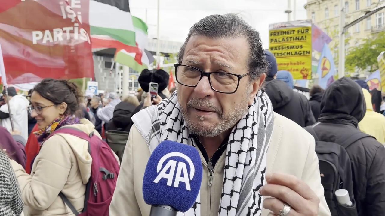 Video thumbnail for Austria: Demonstrators in Vienna protest Israel’s participation in Eurovision (3).