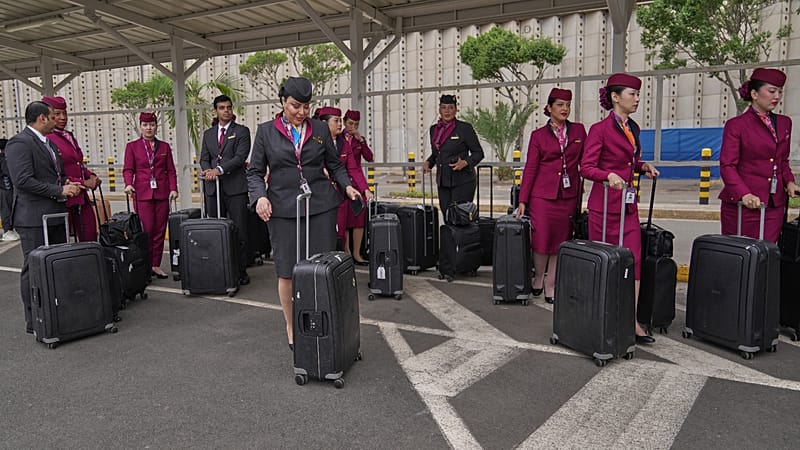 Video thumbnail for Flights resume after Kenyan aviation workers call off strike