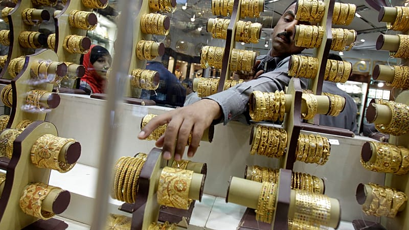 Video thumbnail for After 3 years of conflict, gold is the driving force behind Sudan's civil war