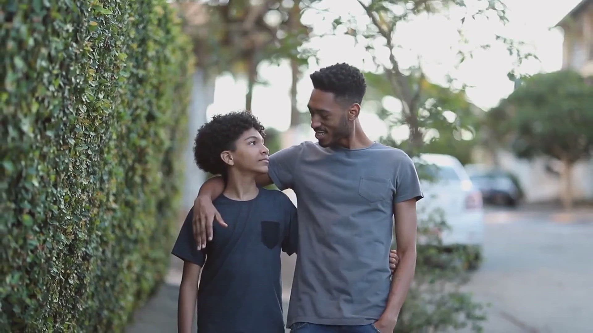 Video thumbnail for Nickelodeon's Mike O'Malley and Kirk Fogg Call 'Older Brother' Marc Summers a 'Real Mensch' During Gameshow Era