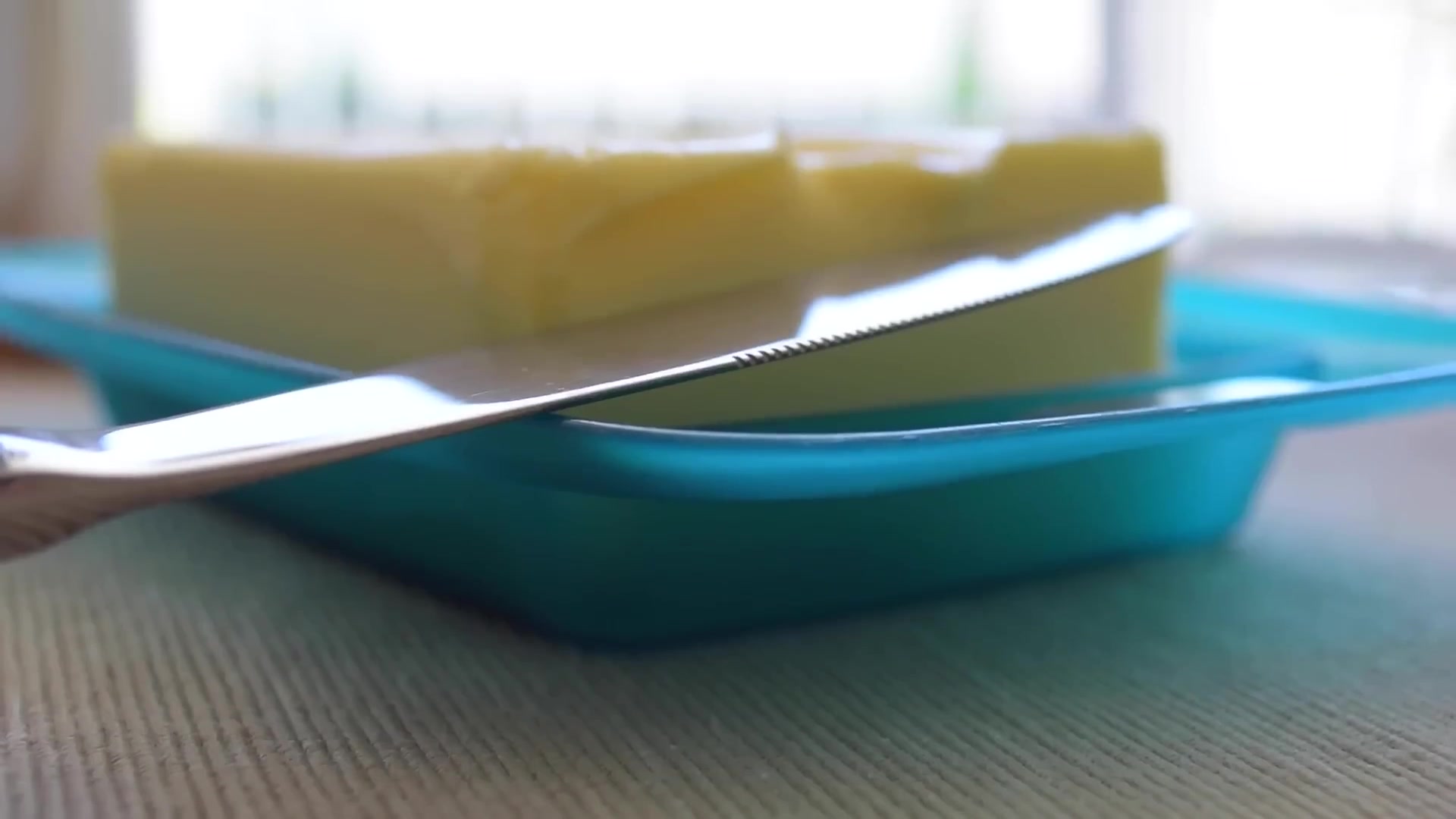 Video thumbnail for Mistakes Everyone Makes When Baking A Cake