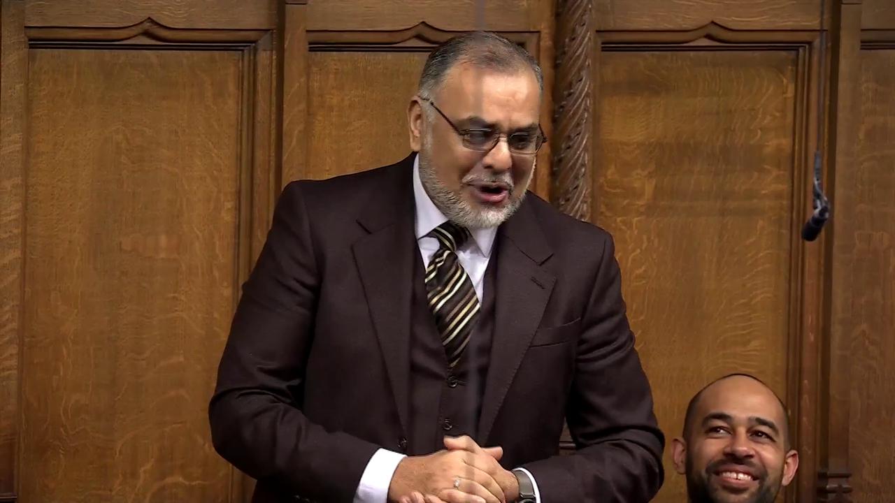 Video thumbnail for Watch moment Birmingham MP issues brutal jab at Nigel Farage causing Commons uproar: 'Rubbish is building up!'