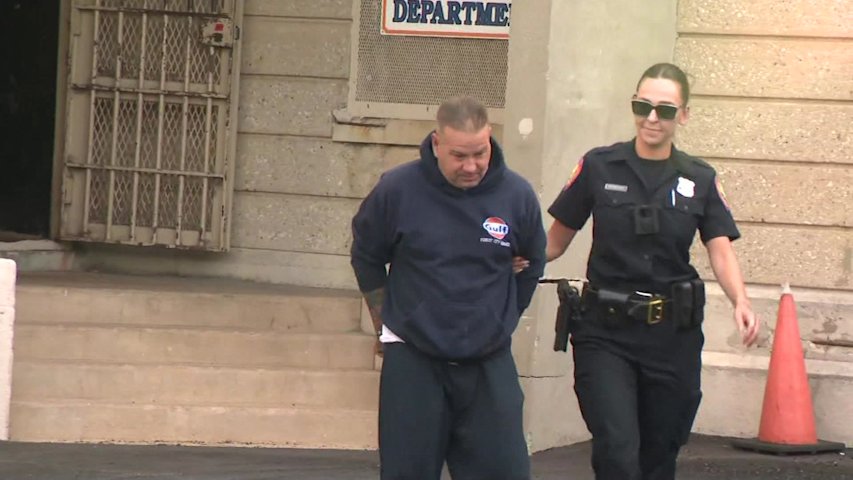 Video thumbnail for Man accused of stealing safe from Cedarhurst shoe store