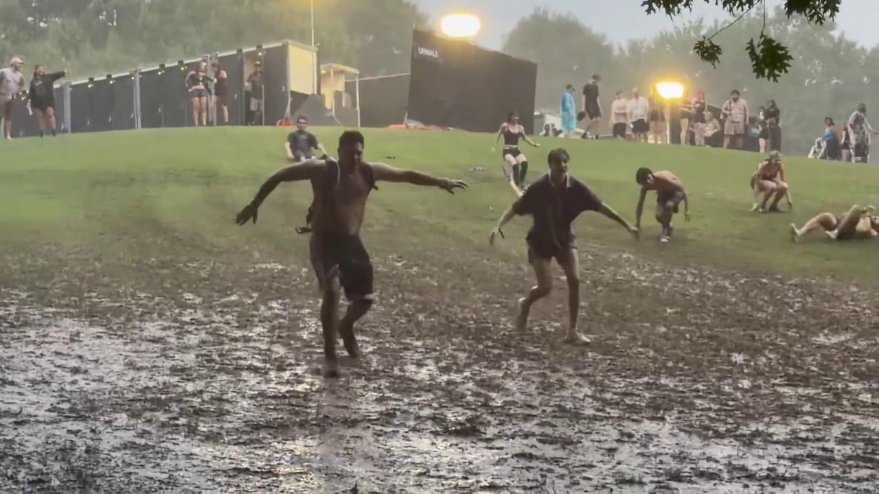 Video thumbnail for US: Storms Force Evacuation at Atlanta’s Shaky Knees Music Festival.