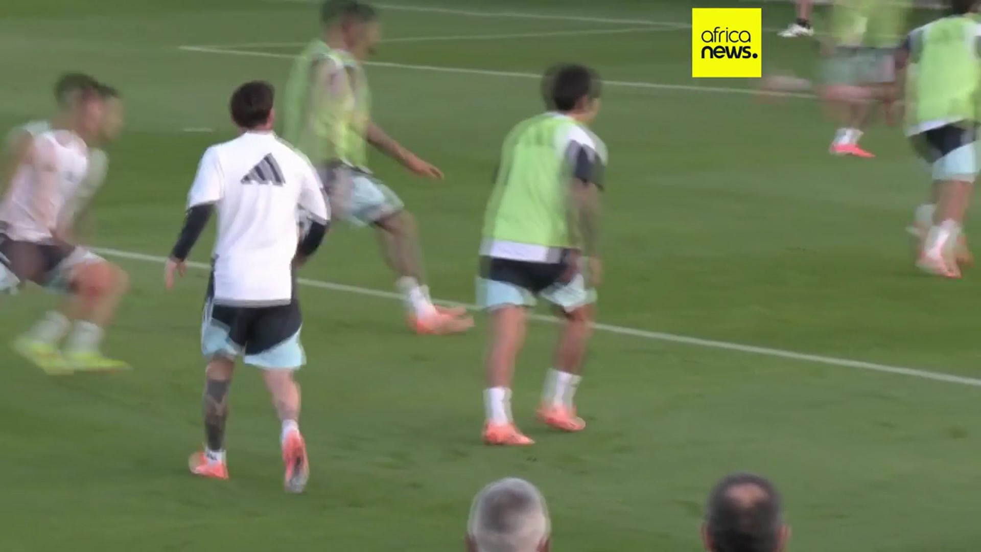 'Video thumbnail for Messi and Argentina football team to join Angola's 50th independence anniversary'