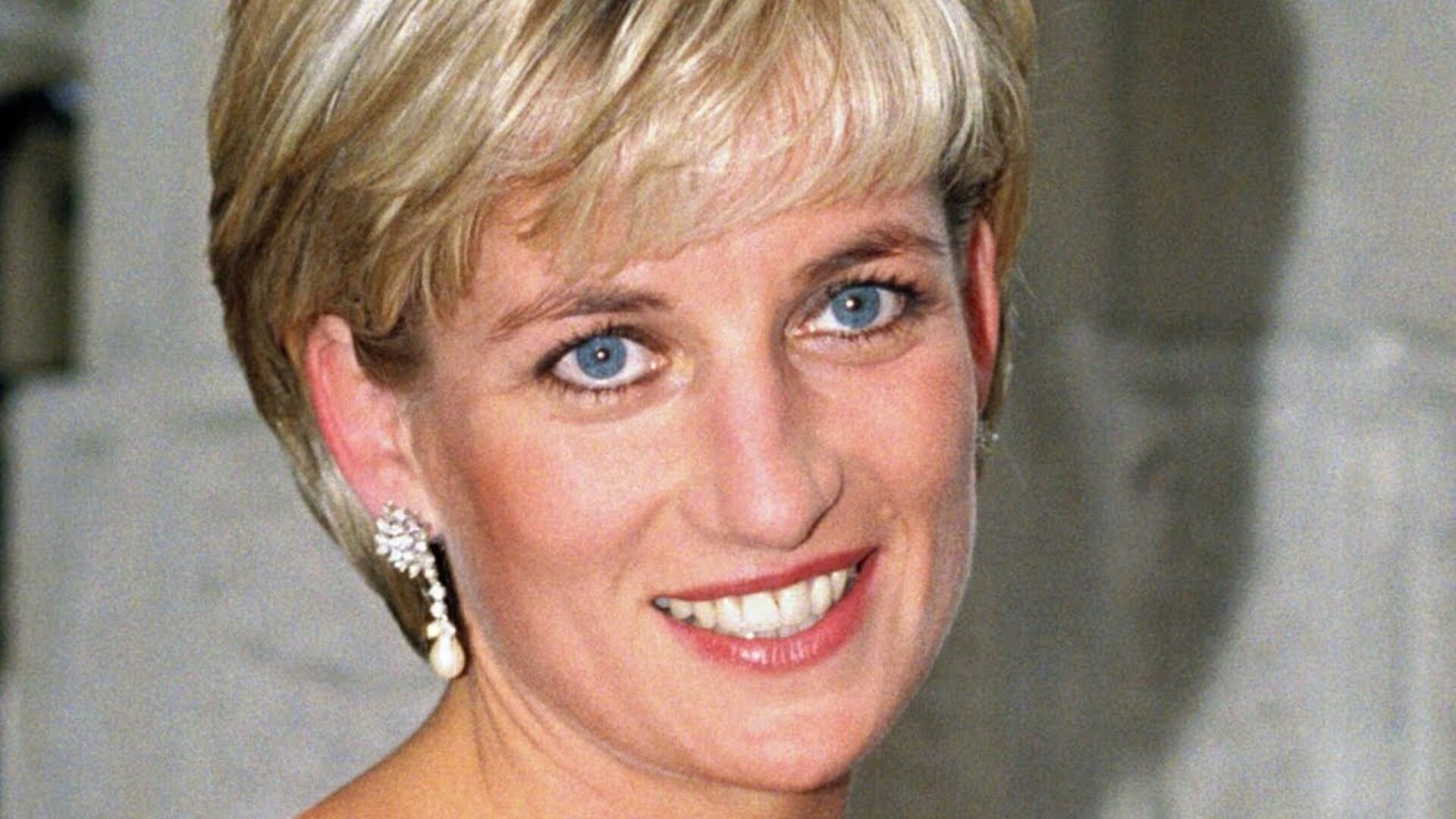 Video thumbnail for Doctor Who Tried To Save Princess Diana's Life Shares His Account For The First Time