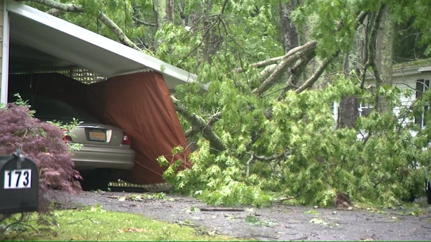 Video thumbnail for Riverhead Town assisting residents with disposal of storm debris