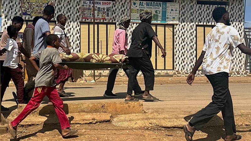 Video thumbnail for Somalia: Fighting breaks out on outskirts of Baidoa