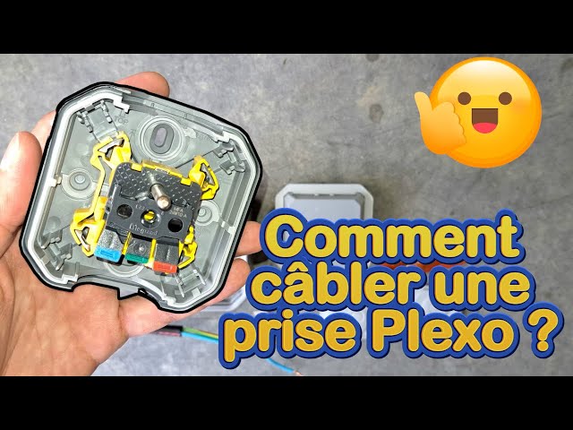 'Video thumbnail for Comment câbler une prise de courant Plexo Legrand 069731L ? Guide de montage et démontage'