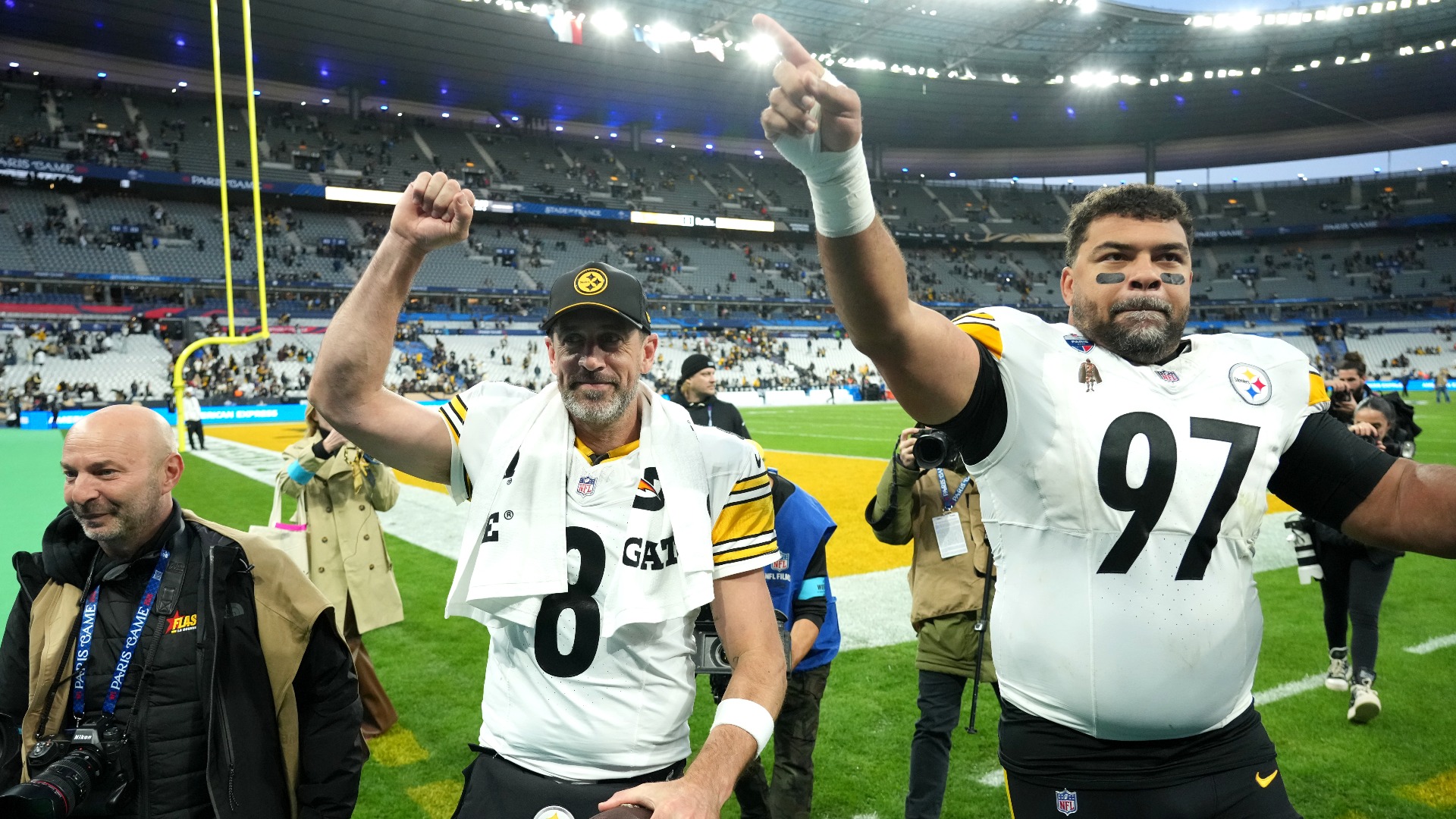 Video thumbnail for NFL Week 7 Recap: Paris Fans, Upsets & Playoff Hopes