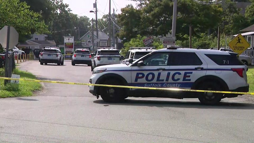 Video thumbnail for Large police presence in Mastic