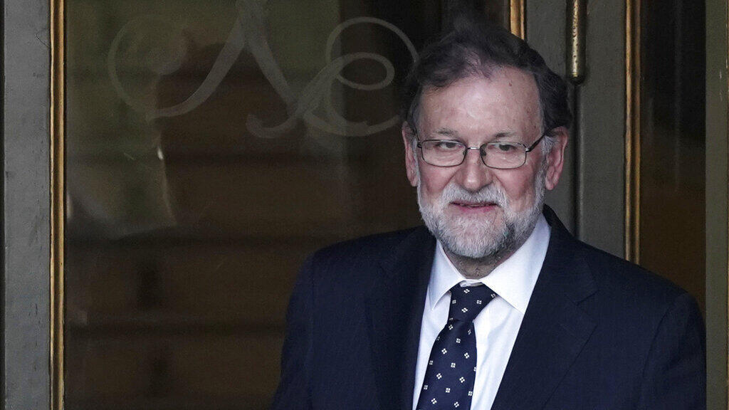 Video thumbnail for Ex-Spanish PM's racist remarks on French football team spark outrage