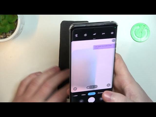 Video thumbnail for How to Take Macro Photos in the Camera of MOTOROLA Edge 40 - Macro Photo Mode