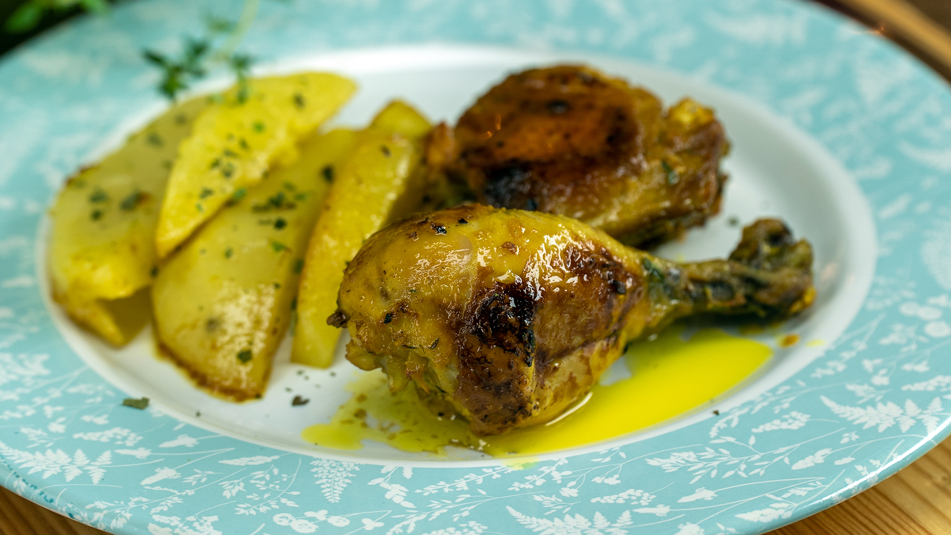 Video thumbnail for Coxas e sobrecoxas de frango com mostarda e maionese cremosa