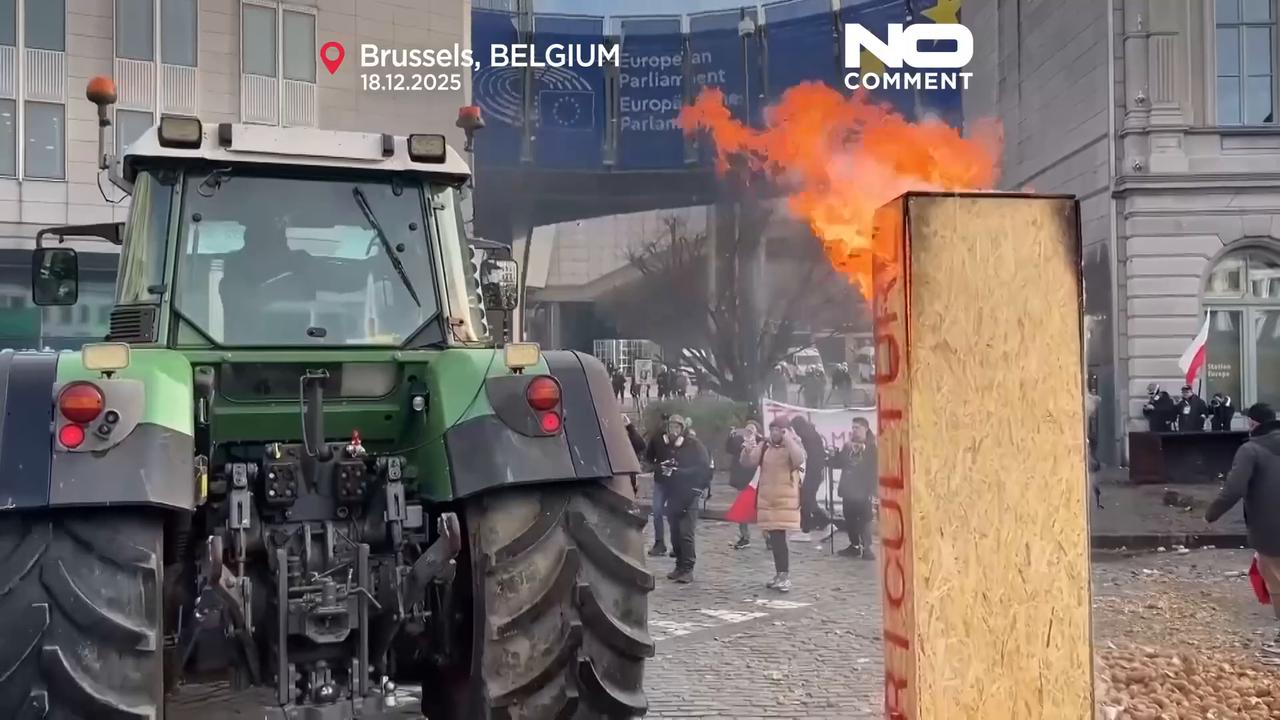 Video thumbnail for Farmers clash with police near European parliament in Brussels