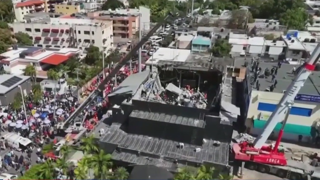 Video thumbnail for Bronx vigil honors victims of DR nightclub tragedy