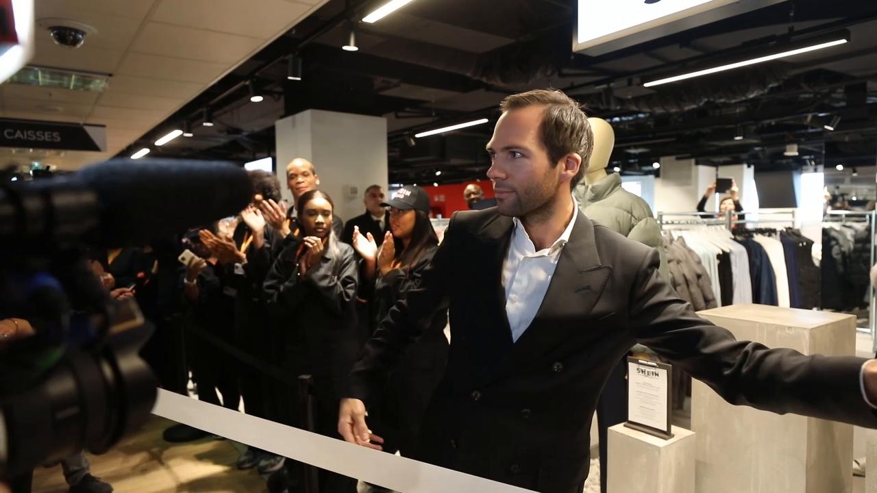 Video thumbnail for France: China criticizes France's fast fashion law as 'discriminatory'.