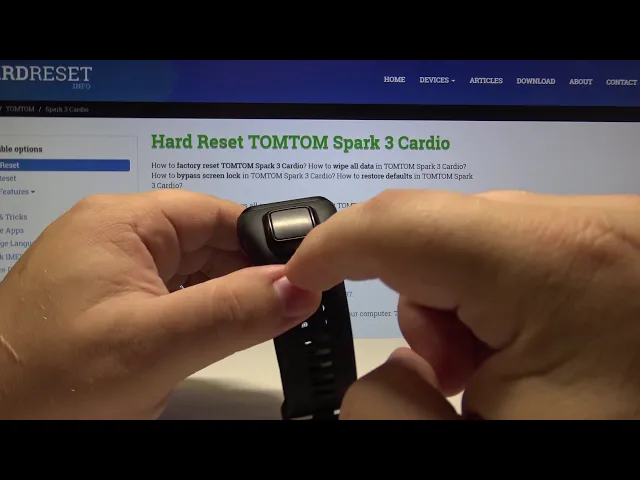 Video thumbnail for How to Set Up Alarm in TOMTOM Spark 3 Cardio - Add an Alert