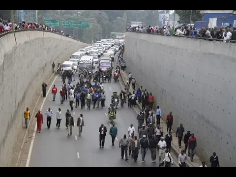 Video thumbnail for Striking matatu operators’ :Attempt to block Thika Superhighway Breaking News