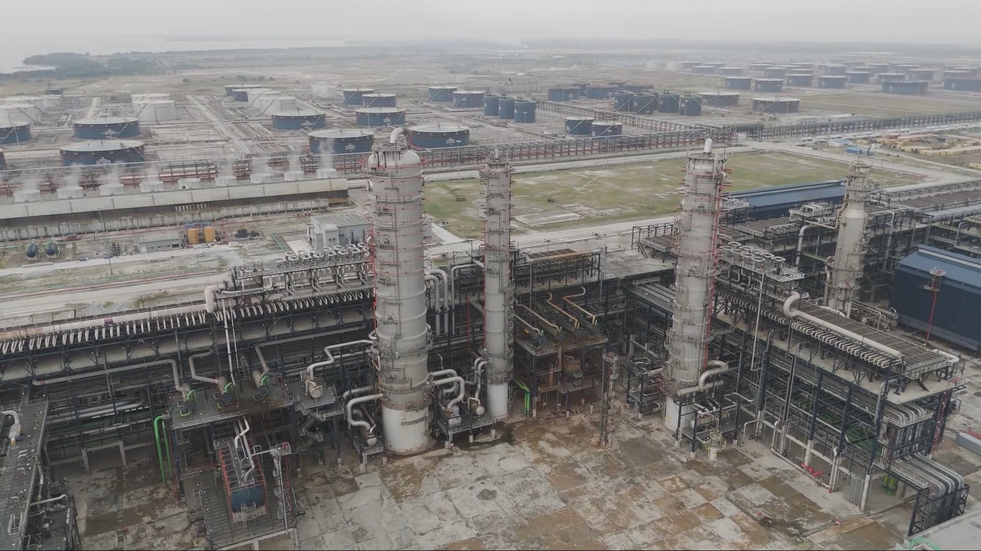 Video thumbnail for Nigeria's refinery faces increased regional demand for oil amid the US-Israeli war on Iran