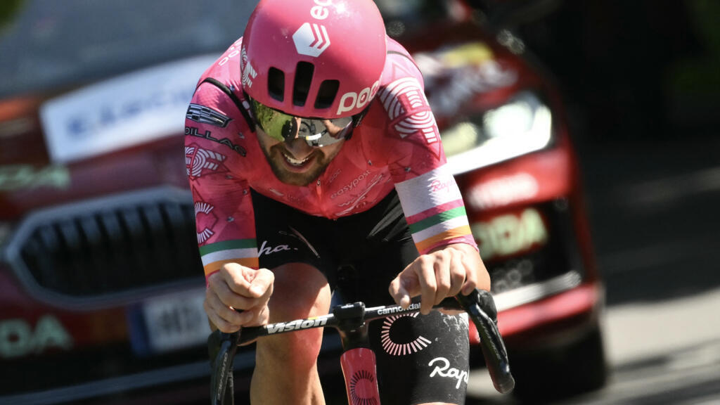 'Video thumbnail for Tour de France: Healy wins stage six, Van der Poel reclaims yellow jersey'
