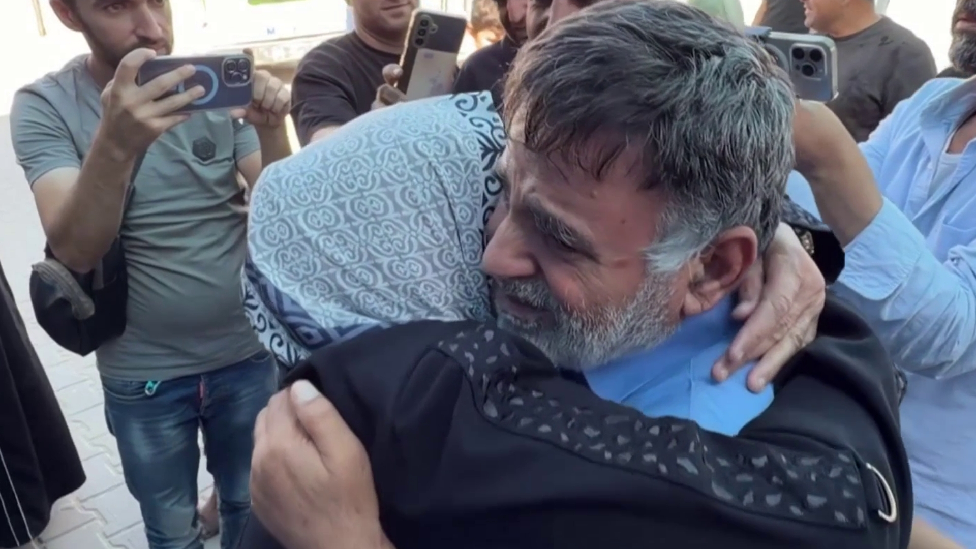 Video thumbnail for Palestinian prisoner release: 12 prisoners have been freed by Israel