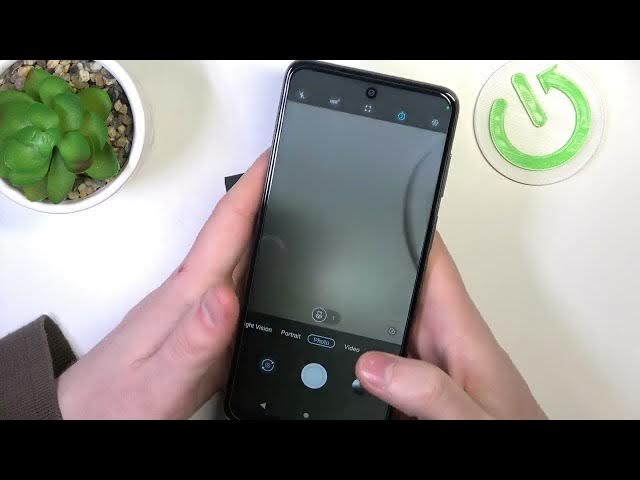 Video thumbnail for How to Make Macro Photos on MOTOROLA Moto E32s? - Camera Macro Mode