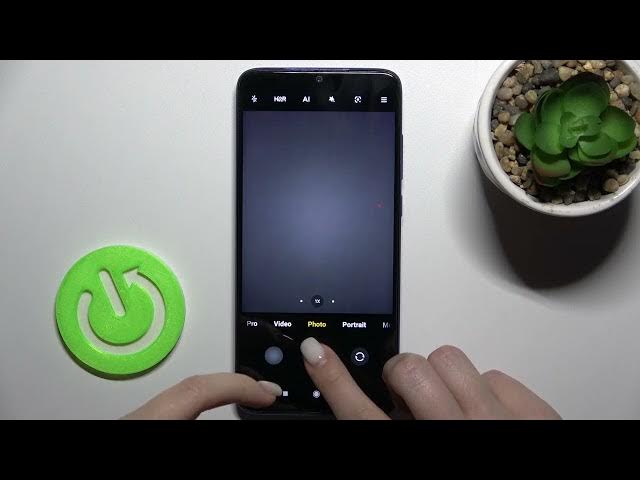 Video thumbnail for How to Enter Camera Burst Shot Mode on XIAOMI Redmi Note 8 Pro