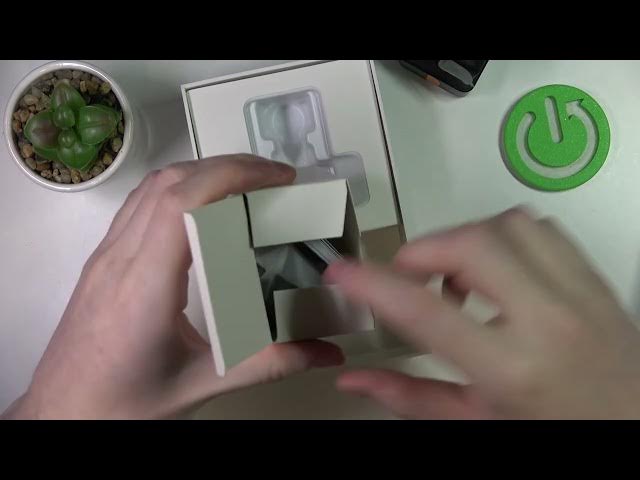 Video thumbnail for Insta 360 Link Webcam - Unboxing