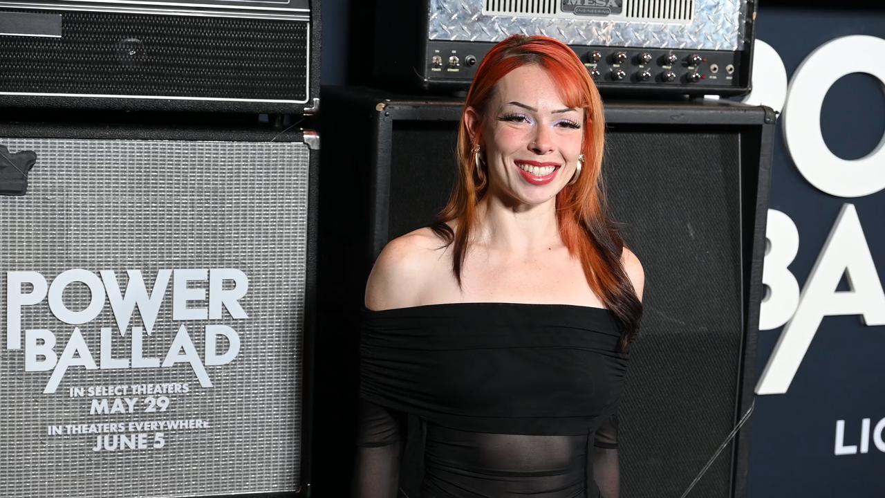Video thumbnail for "NY: "Power Ballad" New York Screening - Arrivals" 11.