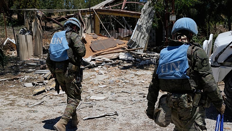 Video thumbnail for Lebanon: UN clears debris in Dibbine after Israeli withdrawal