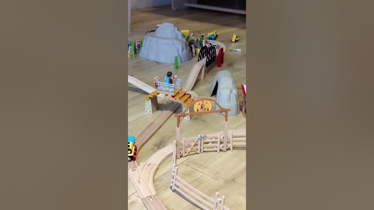 Video thumbnail for Fun ways to combine your wooden train set