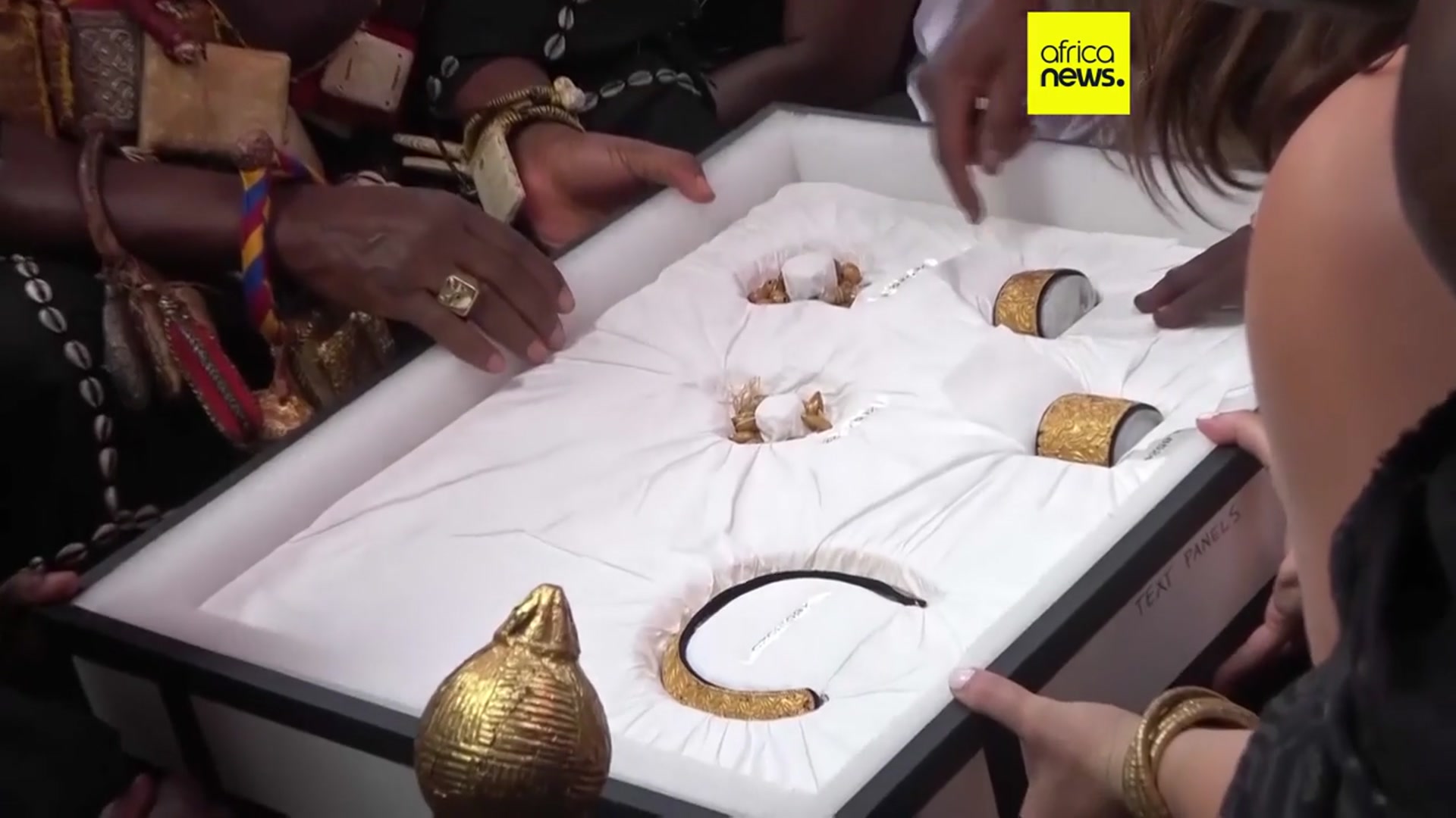 'Video thumbnail for Britain and South Africa hand back Ghanaian royal artefacts'