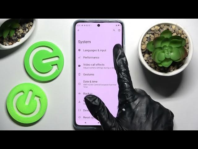 Video thumbnail for MOTOROLA EDGE 30 - How To Enter Text Correction Options