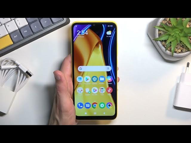 Video thumbnail for POCO C40 - Unboxing