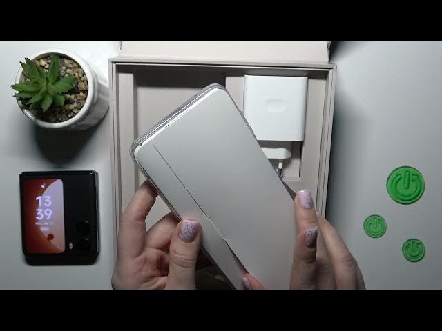Video thumbnail for Does OPPO Find N2 Flip Comes with Earbuds? - Check It Out!
