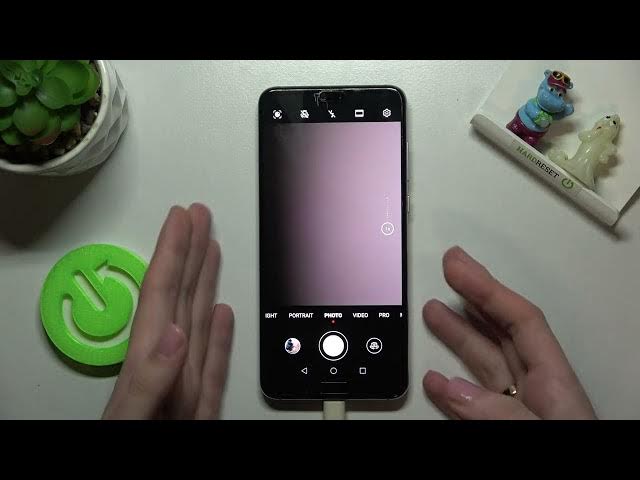 Video thumbnail for How to Turn on/Turn off Camera Location Tags on HUAWEI P20 Pro