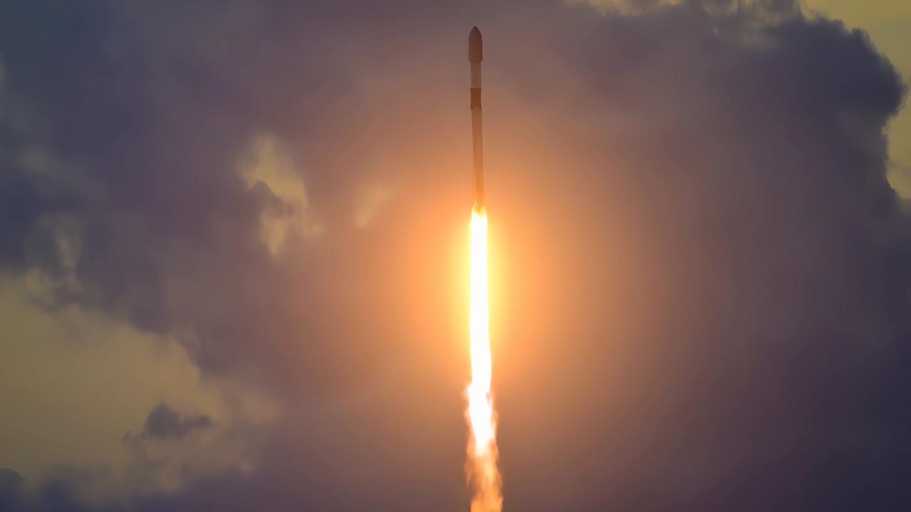 Video thumbnail for US: SpaceX Launches Starlink 10-43 Mission.