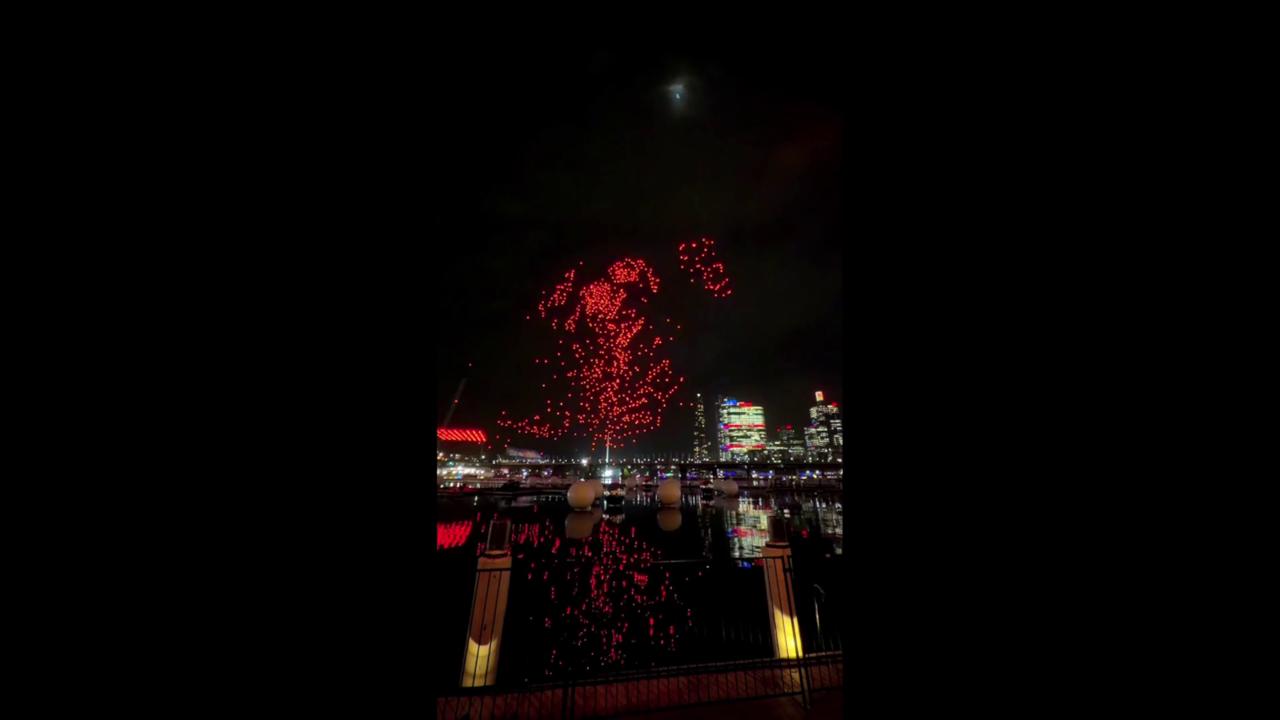 Video thumbnail for Sydney: Drones Crash Into Harbour After Light Show Glitch.