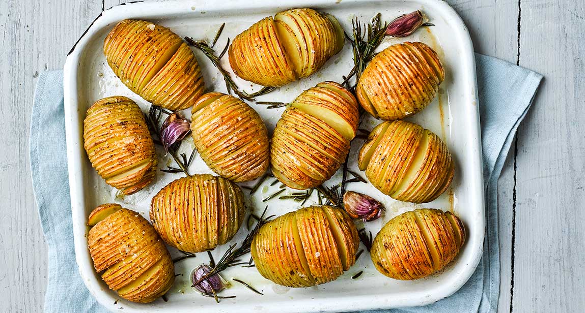 Video thumbnail for Hasselback potatoes