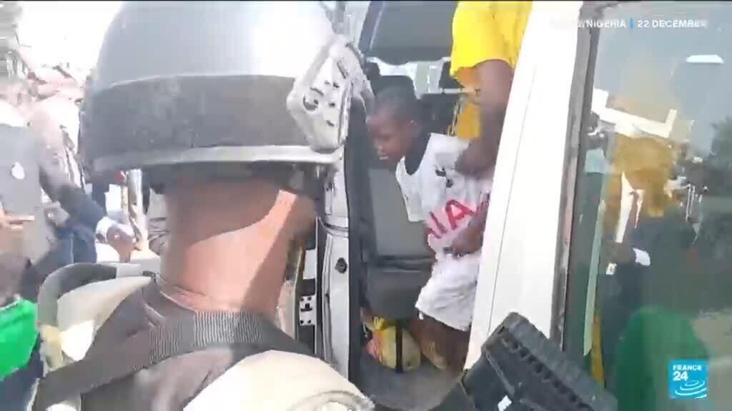 Video thumbnail for Nigerians welcome 130 schoolchildren and teachers released after mass abduction