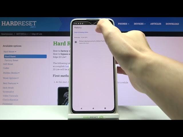 Video thumbnail for How to Clear Browsing Data in MOTOROLA Edge 20 Lite – Remove Browsing History