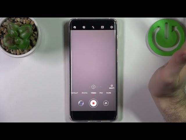 Video thumbnail for How to Enable Stabilization for Videos in the Camera of HUAWEI Mate 50 Pro - Steady Shot Option